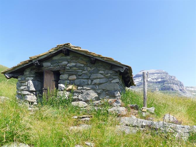 Hütte für Schafhirten als Notunterkunft