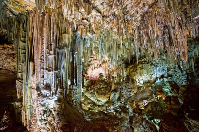 Dryppsteinsgrottene i Nerja