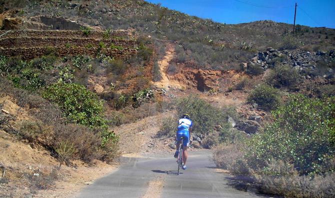 On the island there is a great little traffic mountain roads.