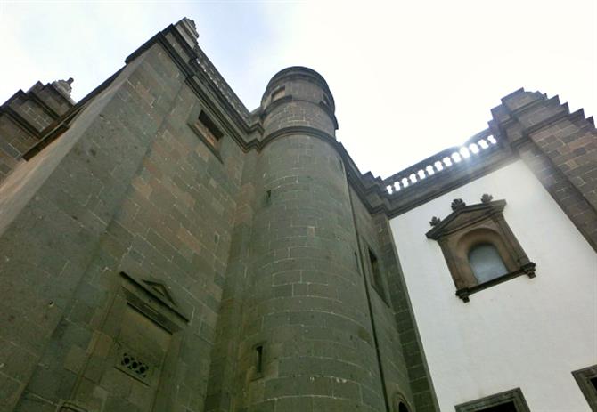Rear view of Catedral de Santa Ana