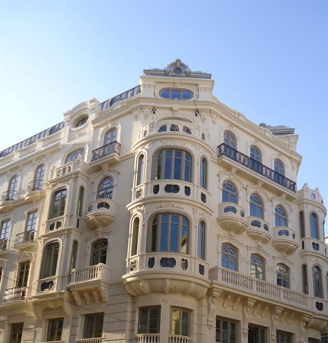 Façade restaurée sur la Plaza Nueva, Malaga - Costa del Sol (Espagne)