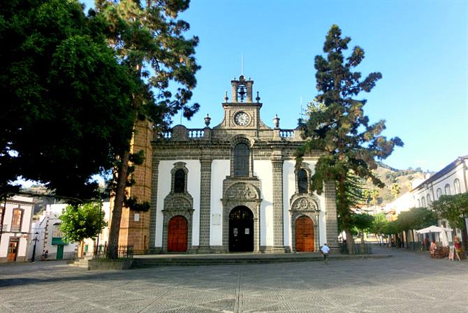 Basílica de Nuestra Señora del Pino