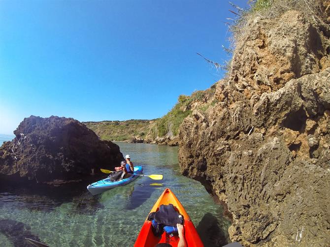 Kayak desde la playa de Burriana a Maro