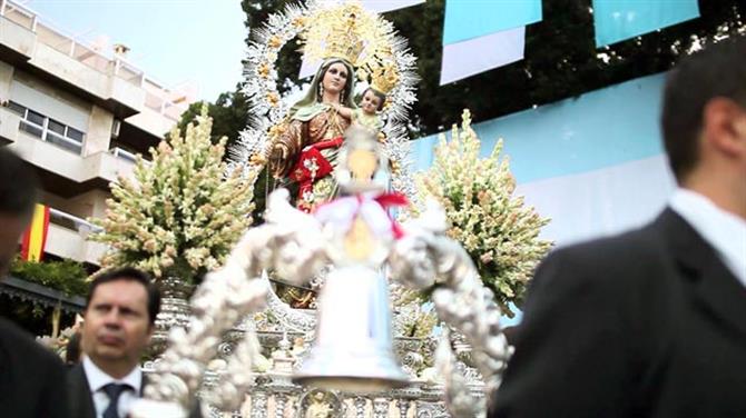 Procesión de la Virgen del Rosario en la Misa Flamenca