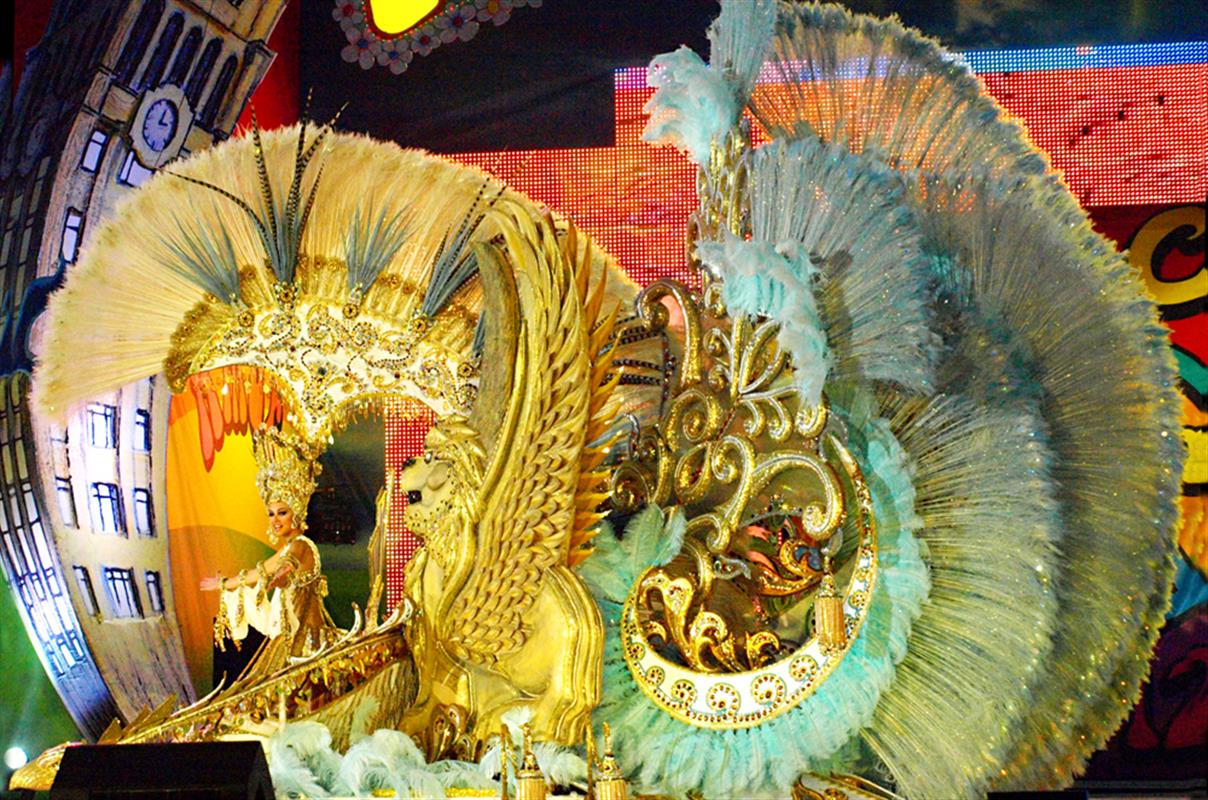 Carnaval en Santa Cruz de diversión en