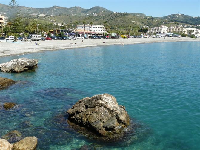 A praia de La Herradura, Costa Tropical