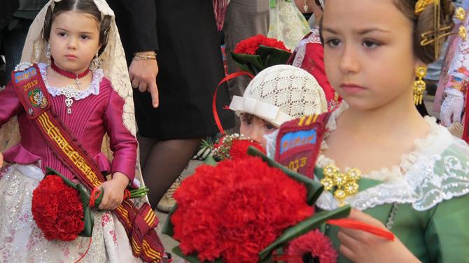 Enfants en costume traditionnel - Las Fallas, Valence - Communauté valencienne (Espagne)