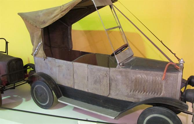 Vintage toy car in Denia