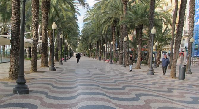 Famous Alicante seafront promenade