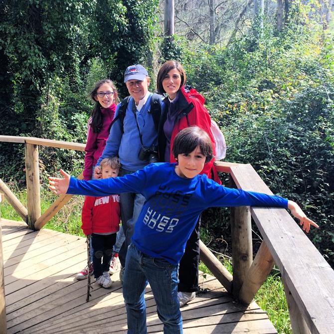 Rta en familia por el río Majaceite, Sierra de Grazalema