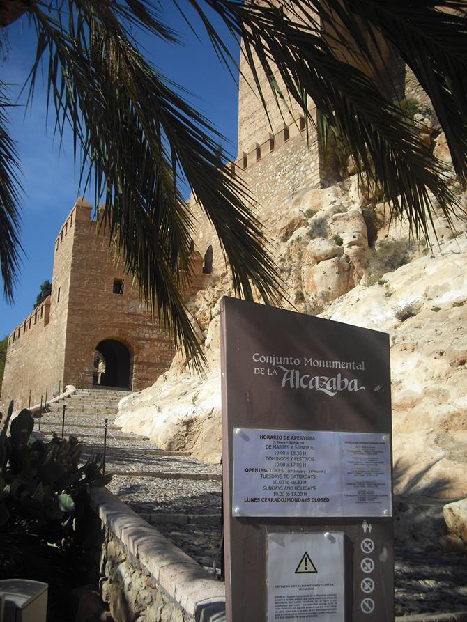 Eingang zur Alcazaba von Almeria