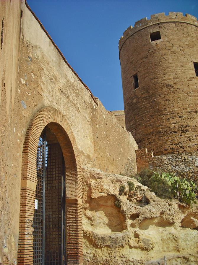 Südeingang der Alcazaba von Almeria (Andalusien)