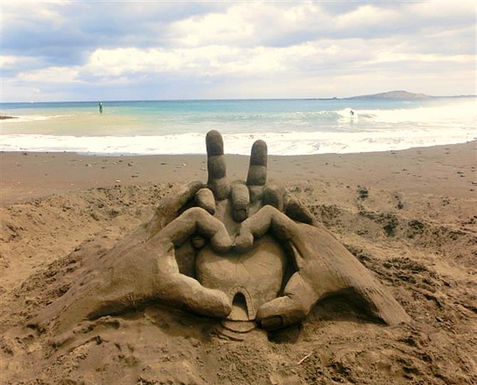 Melenara sand sculpture