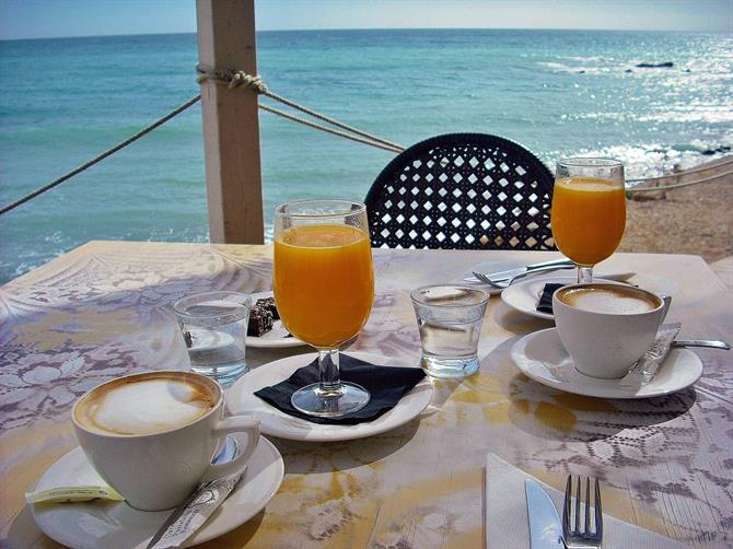 Frühstücken im Dolce Vita, Mojacar Playa