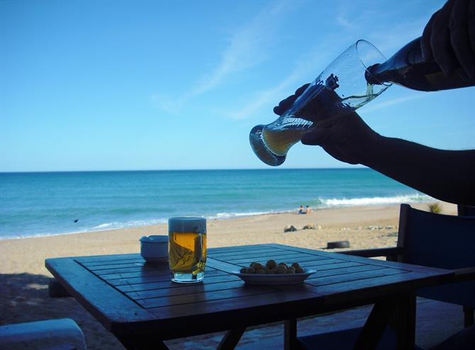 Øl ved havet, hvem har travelt i Spania?