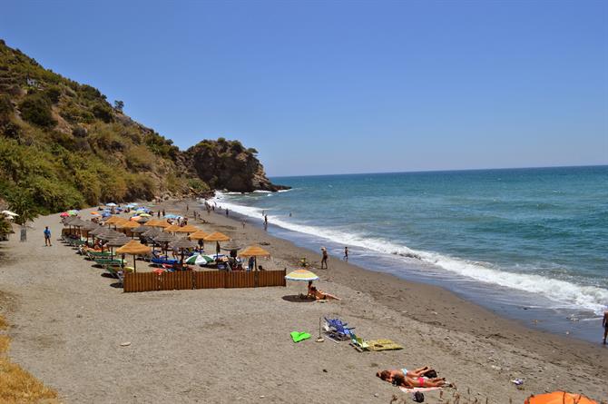 Der Strand von Maro - La Cala de Maro