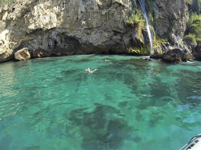 Nurkowanie na plaży de la Caleta de Maro, Malaga - Costa del Sol (Hiszpania)