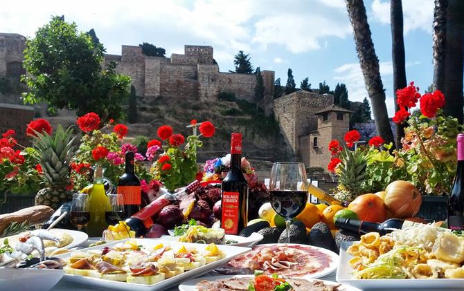 Malaga, Alcazaba e gastronomia