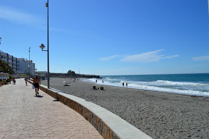 Playa El Chucho, Nerjas strande