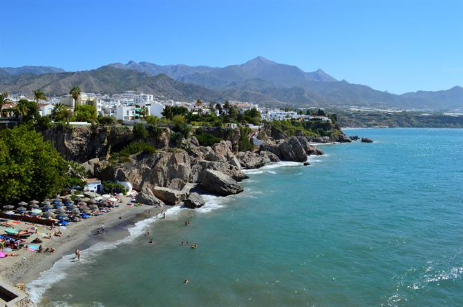 Vista della spiaggia di Calahonda, Nerja