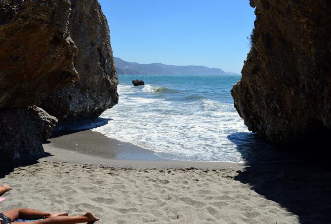 Playa El Chorrillo, Nerja