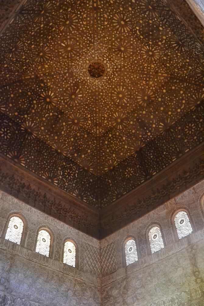 Taket med stjärnhimlen i Alhambra