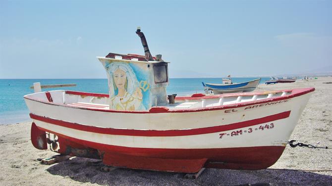 Fischerboot am Dorf Cabo de Gata