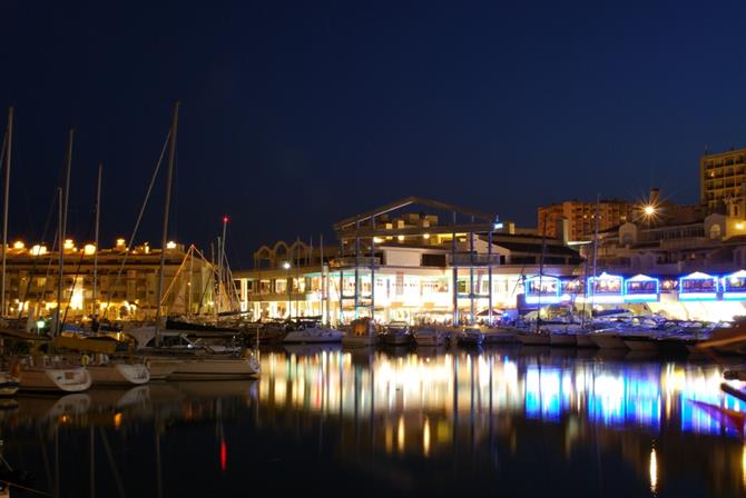 Benalmadena de noche