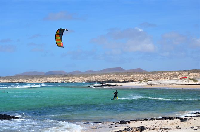 Kiteboarding a Fuerteventura, Canarie