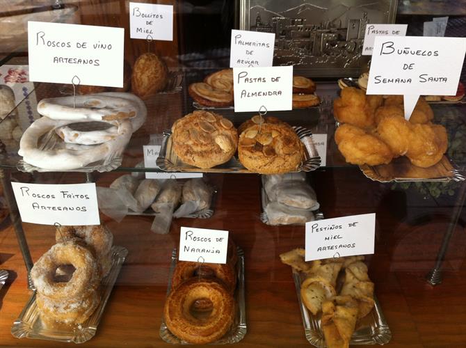 Typical cakes in Granada