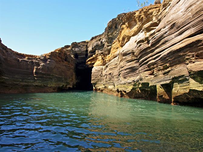 Hidden lagoon, Alegranza, Lanzarote