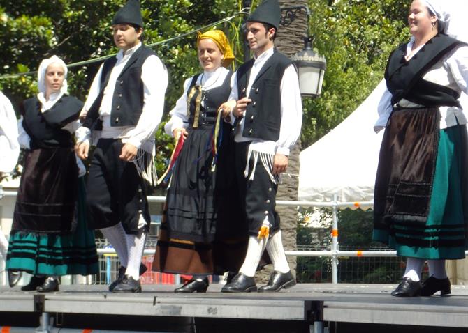 Dancers at medieval festival Pontevedra, Galicia
