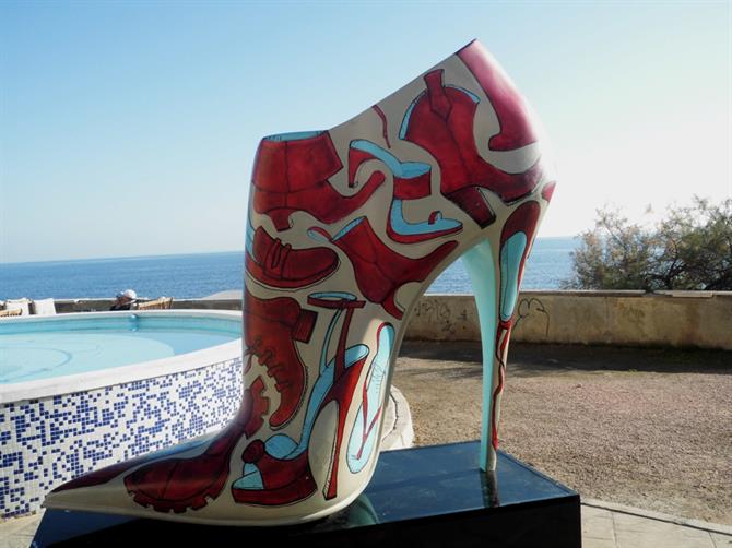 Shoe as beach decoration,torrevieja