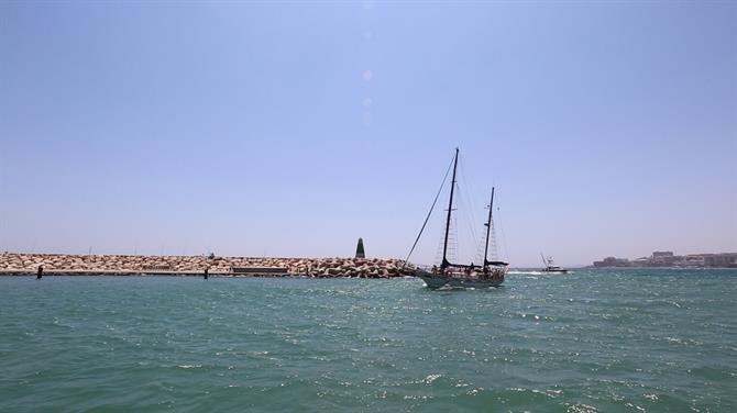 Barco en Puerto Marina, Benalmadena