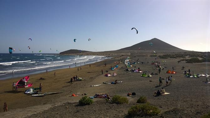 Kite- och vindsurfing på El Médano, Teneriffa