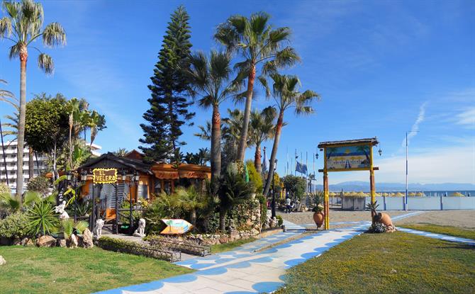 Ein beliebter Strand in Torremolinos, Playa El Bajondillo