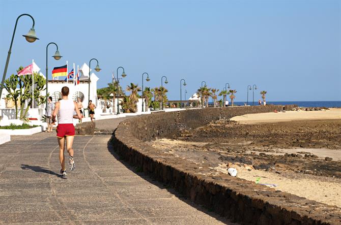 Course à pied sur la Costa Teguise, Lanzarote - Îles Canaries (Espagne)