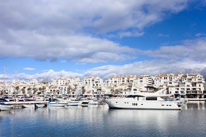 Yacht à Puerto Banus, Marbella - Costa del Sol (Espagne)